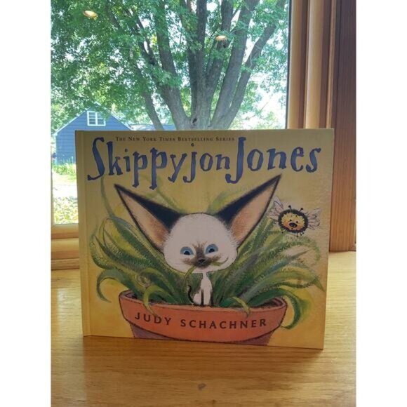 Kohls Cares Judy Schachner Skippyjon Jones Hard Cover Book and Bumble Bee Buzzit - Picture 2 of 9